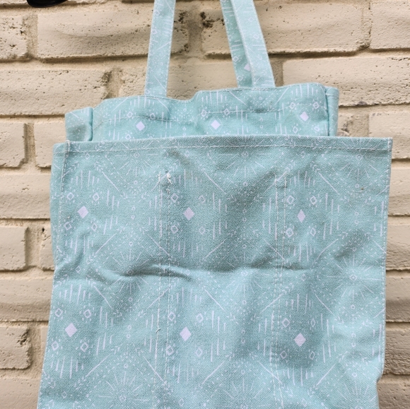 Archer and Olive light blue storage tote - Picture 5 of 5